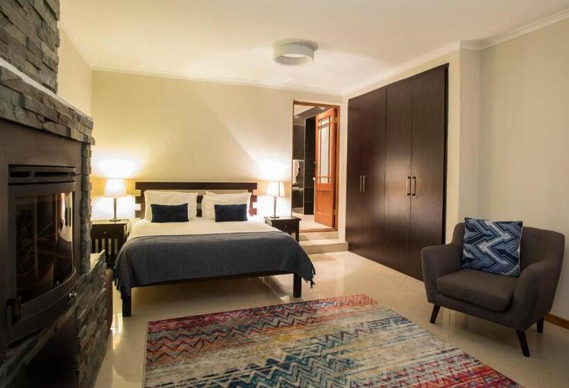 חדר משפחתי, The Country Guesthouse