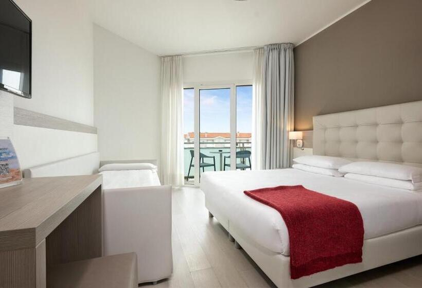 חדר סטנדרט לשלושה, Delle Rose