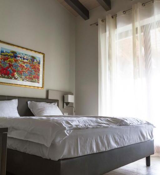 Pokój Deluxe Widok Jezioro, Relais Agli Olivi