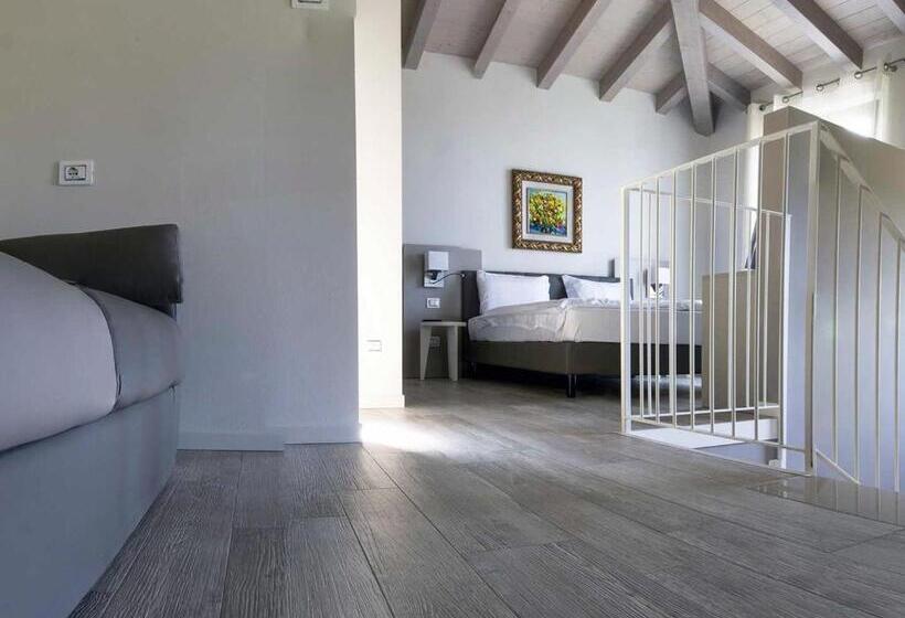 Pokój Deluxe Widok Jezioro, Relais Agli Olivi