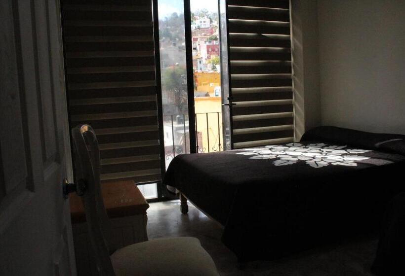 اتاق خانوادگی, San Antonio Guanajuato