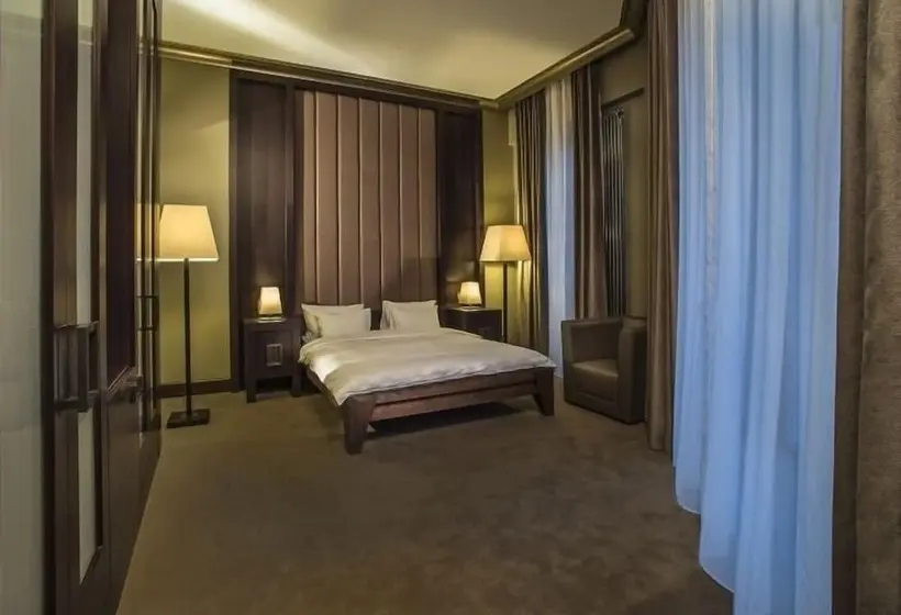 Perhehuone, Soho Grand