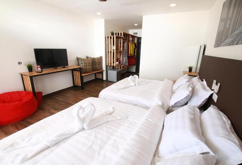 کلبه ییلاقی, The Barat Tioman Beach Resort