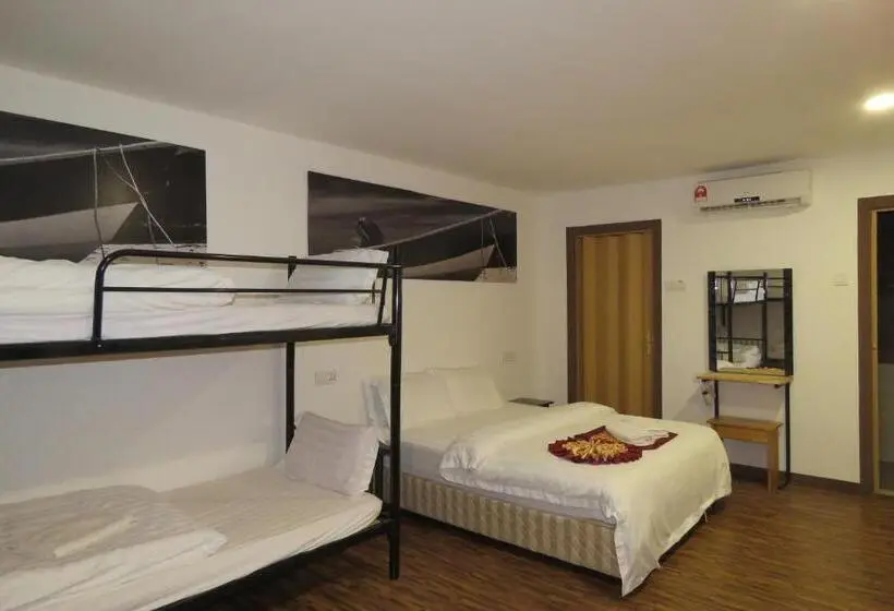 اتاق خانواده اجرایی, The Barat Tioman Beach Resort