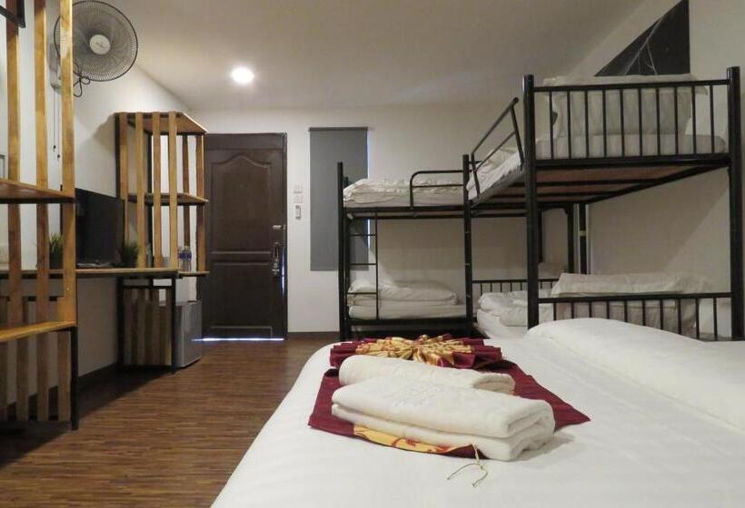 غرفة عائلية تنفيذية, The Barat Tioman Beach Resort