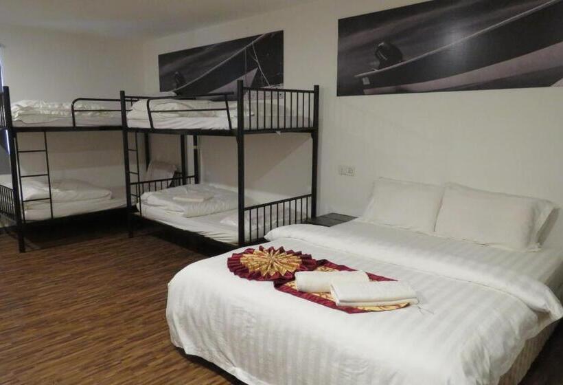 غرفة عائلية تنفيذية, The Barat Tioman Beach Resort