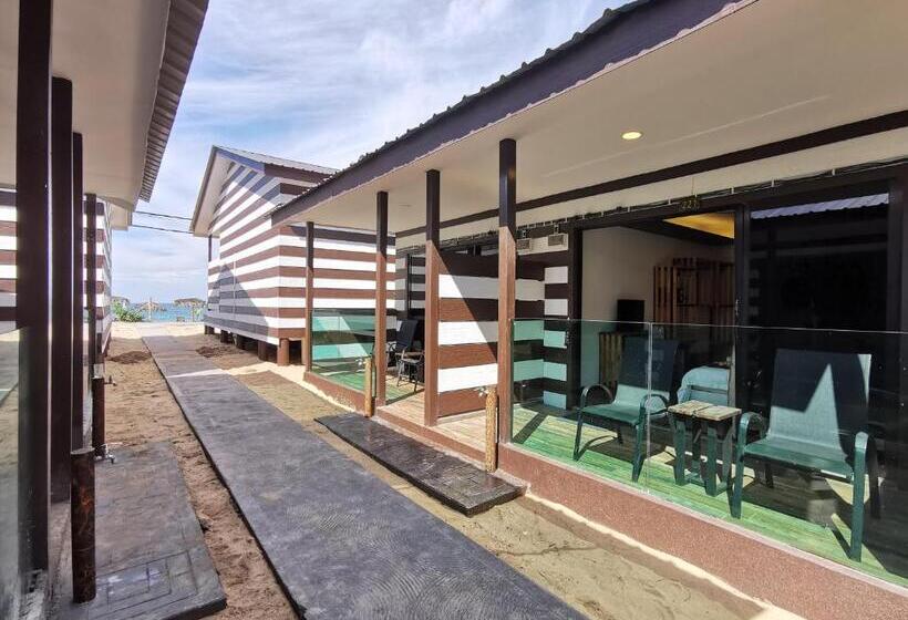کلبه ییلاقی, The Barat Tioman Beach Resort
