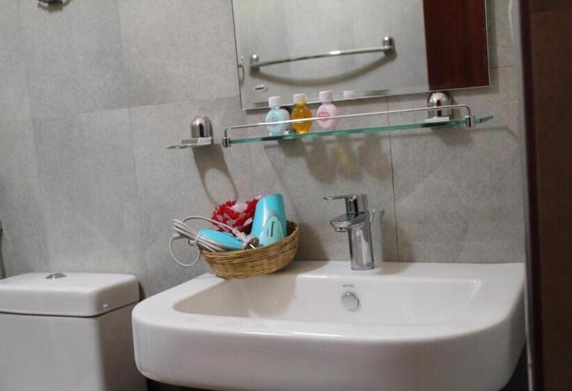 غرفة قياسية, Dewdrops At Lake Gregory