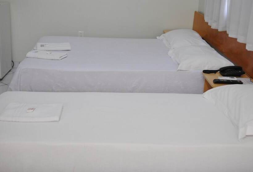 Quarto Quádruplo Standard, Super Economico
