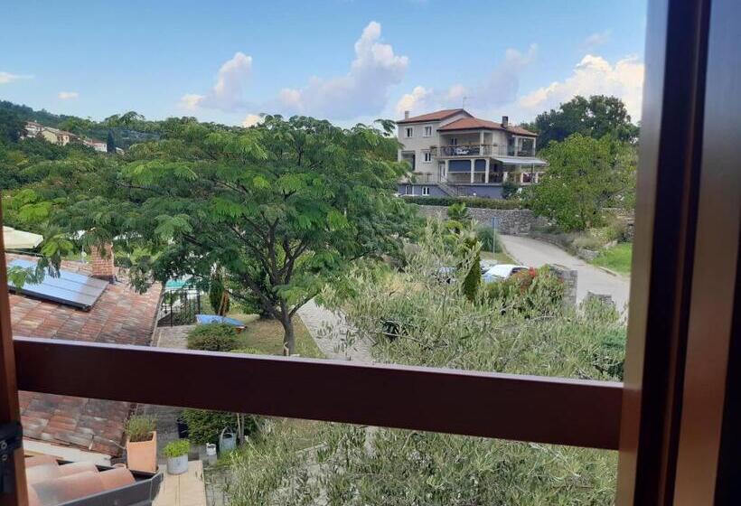 شقة غرفة واحدة مطلة على حمام السباحة, Guest House Stancija Kovacici