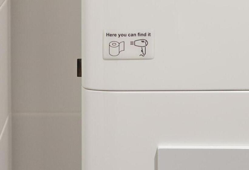 דירת חדר, Cracow Riverside Apart