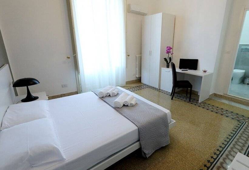 اتاق لوکس با بالکن, B&b Palazzo Napolitano