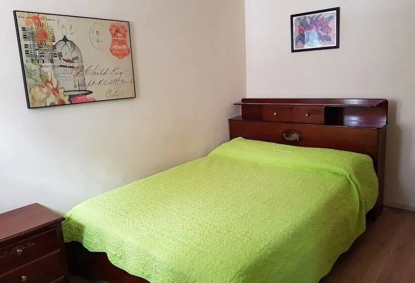 Standard Yhden Hengen Huone, Petite Maison