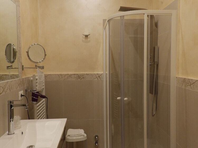 اتاق کلاسیک سه تخته, Sanremoinn