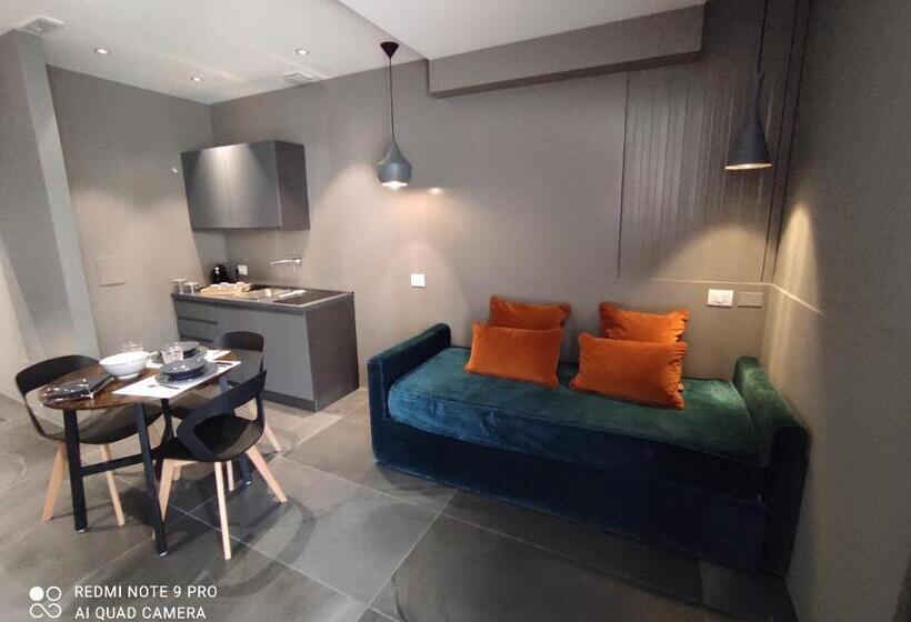Апартаменты 1 Спальня с Террасой, Slo Design House