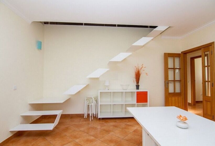 带两个卧室的复式公寓, Sunhome