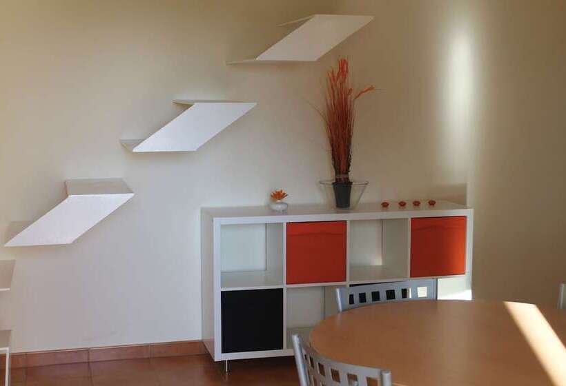 带两个卧室的复式公寓, Sunhome