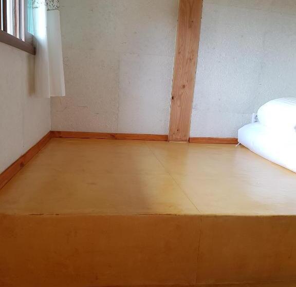 اتاق استاندارد, The Hanok