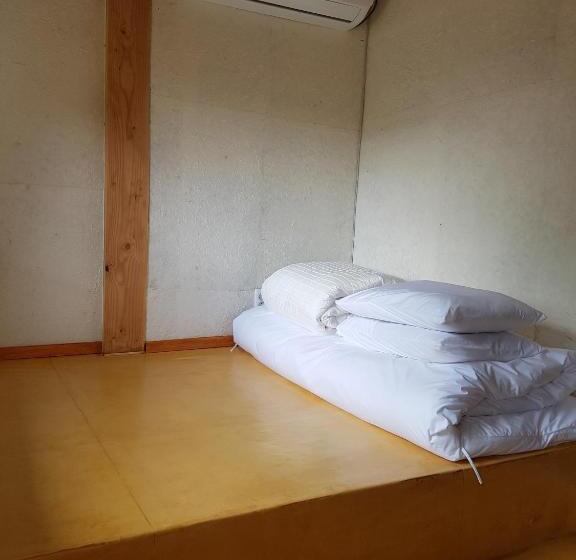 اتاق استاندارد, The Hanok