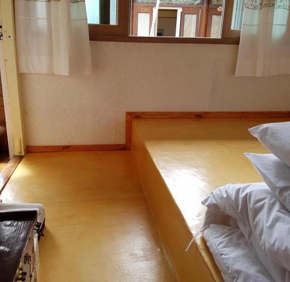 اتاق استاندارد, The Hanok