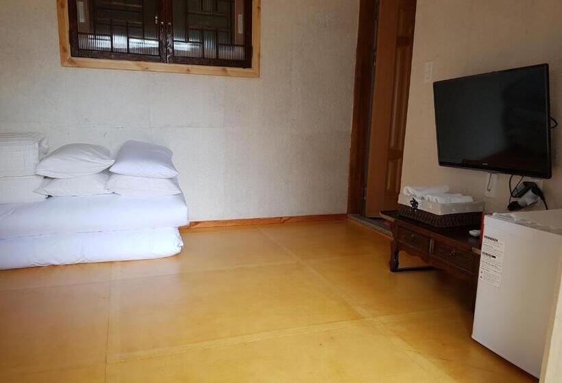 اتاق لوکس, The Hanok