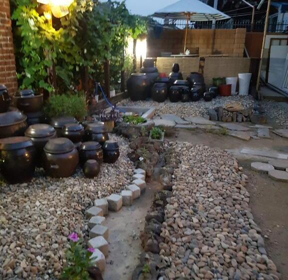 خانه 3 خوابه, The Hanok