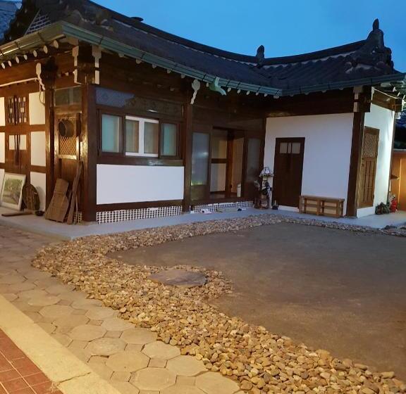 خانه 3 خوابه, The Hanok