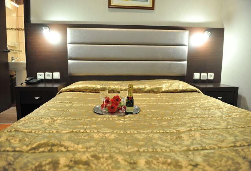 标准三人间, Emporiko