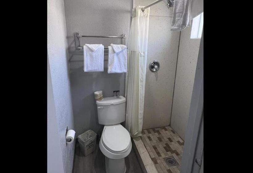 스탠다드 룸 킹사이즈 침대, Anchorage Inn Lakeport