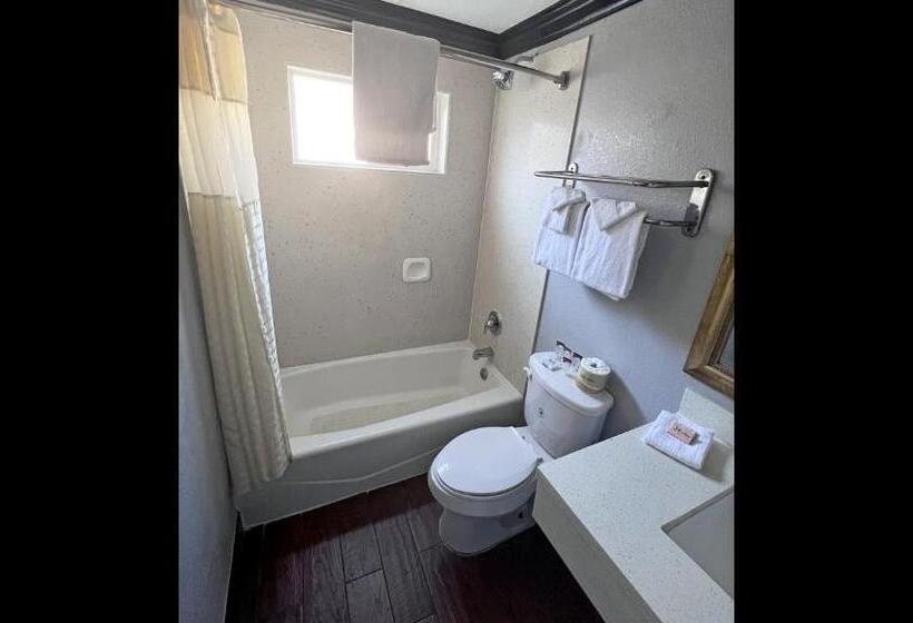 침실 2개 스위트, Anchorage Inn Lakeport