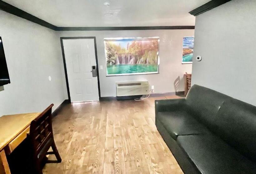 스위트 킹사이즈 침대, Anchorage Inn Lakeport