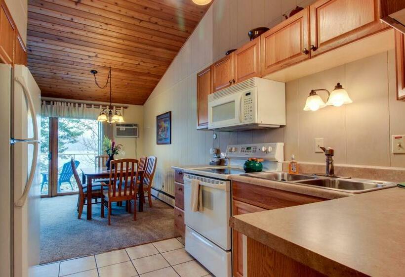 شقة غرفة واحدة, Bay Point On the Lake