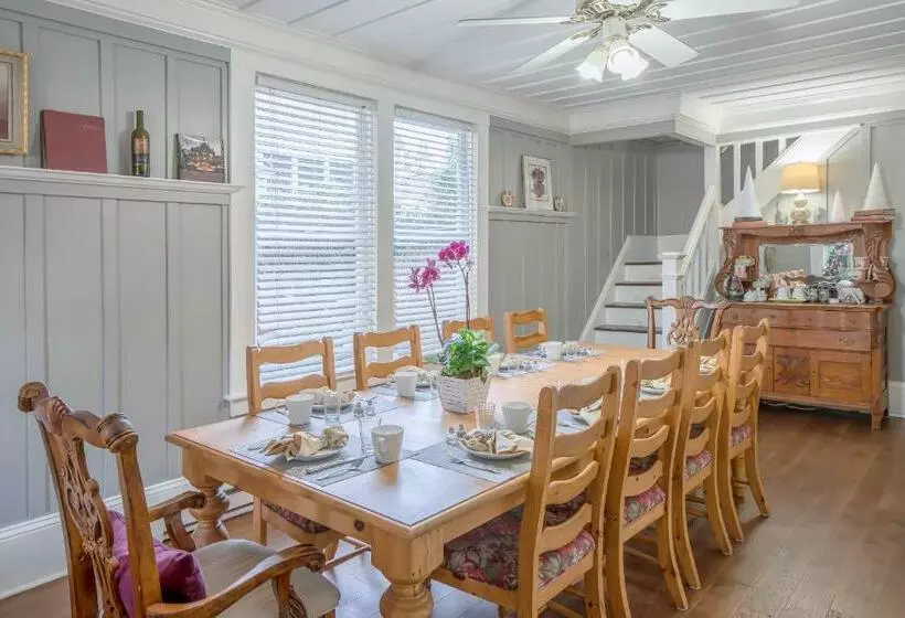 اتاق استاندارد, Inn St Helena