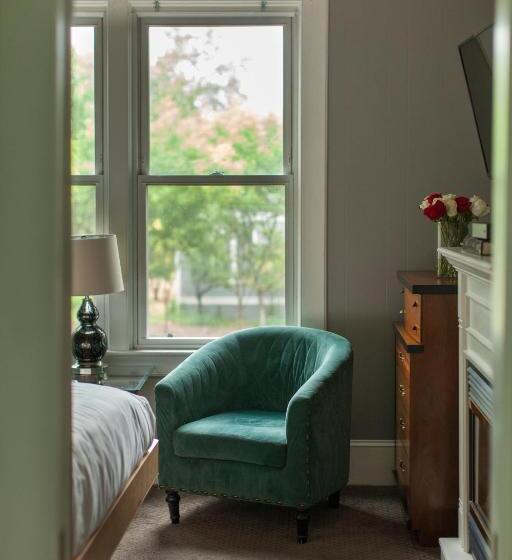 デラックススイート, Inn St Helena