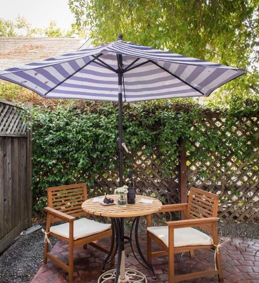 キングサイズベッドのデラックスルーム, Inn St Helena