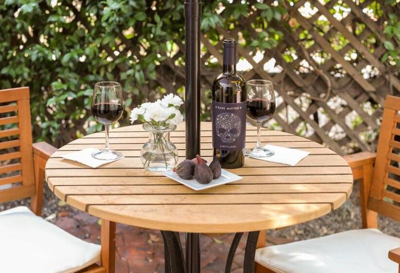 キングサイズベッドのデラックスルーム, Inn St Helena