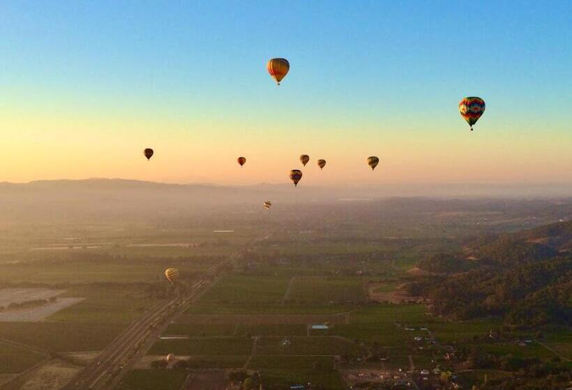 デラックススタジオ, Inn St Helena