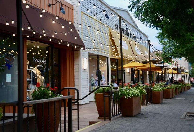 デラックススタジオ, Inn St Helena