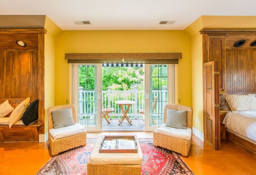 デラックススタジオ, Inn St Helena