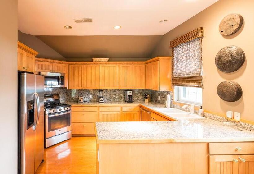 デラックススタジオ, Inn St Helena