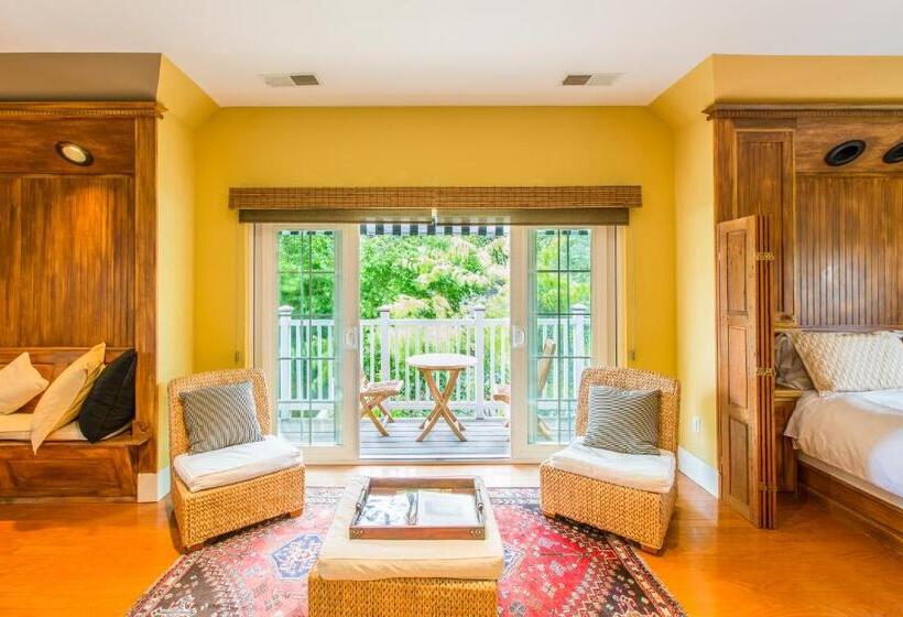 デラックススタジオ, Inn St Helena