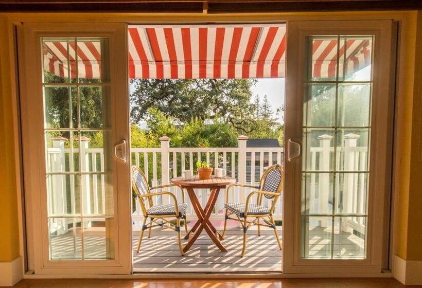 Студия Deluxe, Inn St Helena