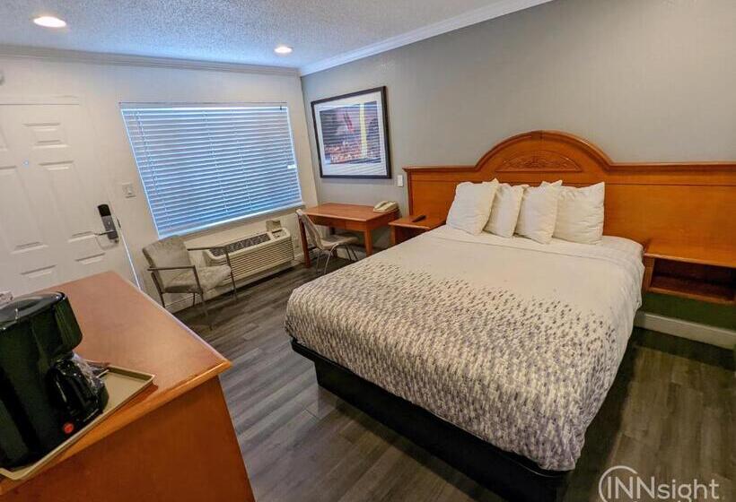 标准间, Deluxe Inn