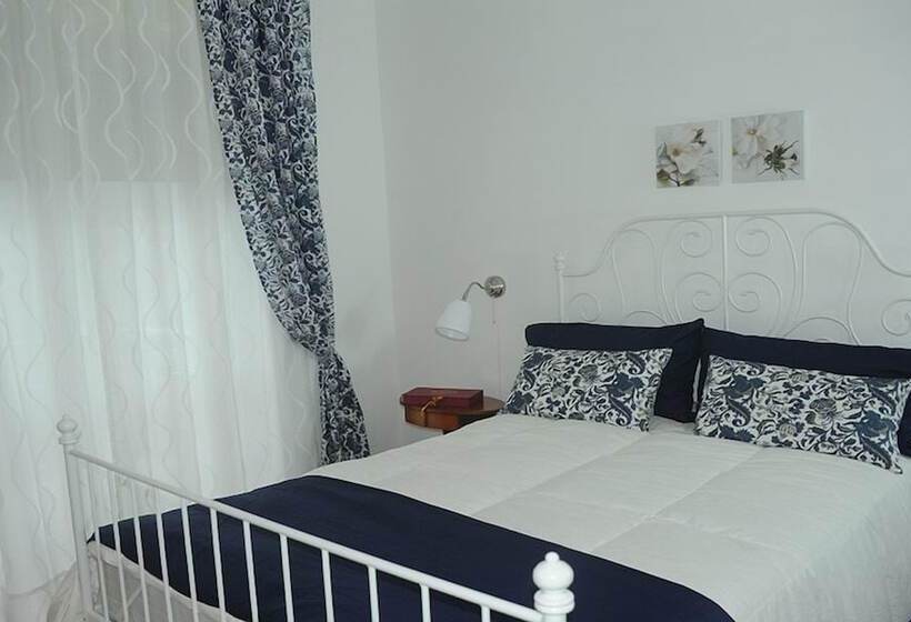 5 Bedroom Apartment, Oltremare Studios