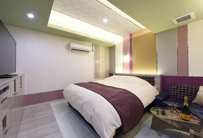 Quarto Estandar, Aria