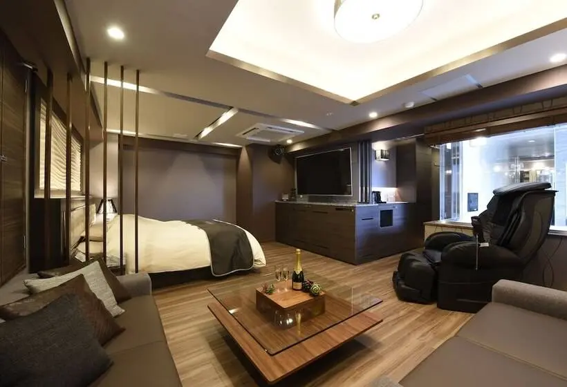اتاق لوکس, Aria