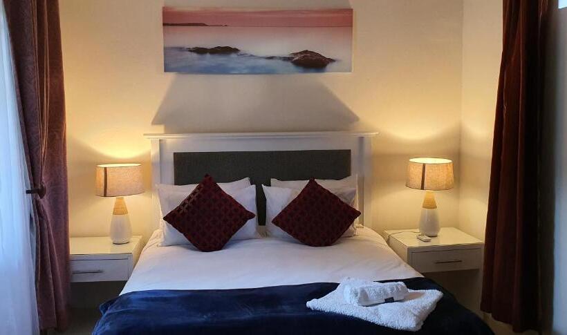 Апартаменты 1 Спальня, Peppertree Guest House Paulshof Jhb Solar&boreholewater