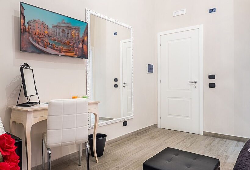 חדר סטנדרט לשלושה, Operà Suites Pinciana