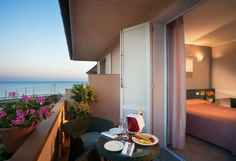 חדר סופריור צדדי נוף לים, Riva Del Sole