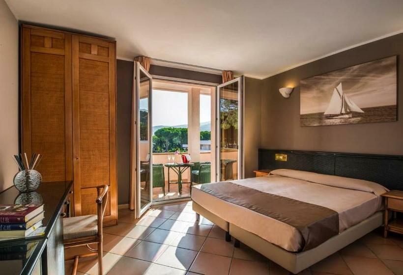 חדר קומפורט לשלושה, Riva Del Sole